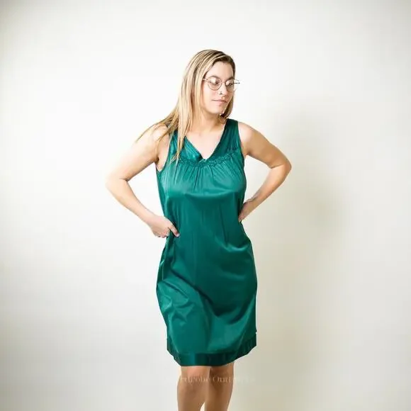 Vintage Emerald Green Lingerie Nightgown - Picture 5 of 7